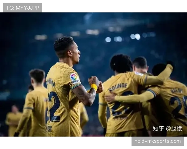 拉菲尼亚身价飙升引多队争抢，转会市场成焦点