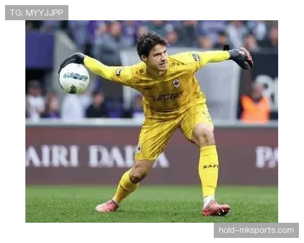 库尔图瓦禁区统治力与高球处理能力分析