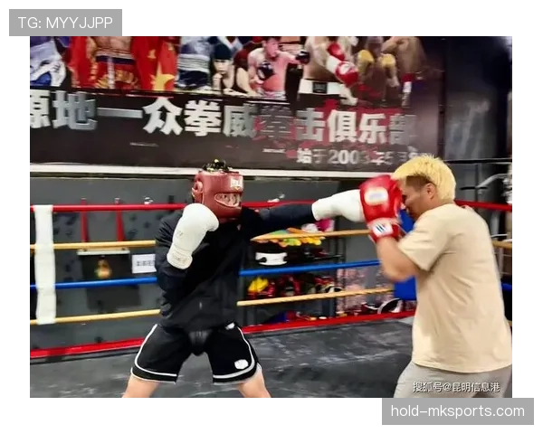 熊朝忠这训练强度，凌晨四点还在打沙袋？